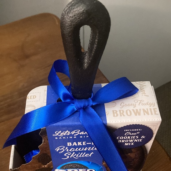Holiday Bnib Bake In Brownie Cast Iron Skillet Oreo Cookies Brownie